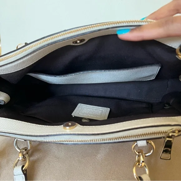 COACH NEW YORK Crossbody and Shoulder Bag with Gold Hardware- Cream Color - Picture 6 of 9